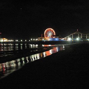 LA - Santa Monica Pier from the beach by night